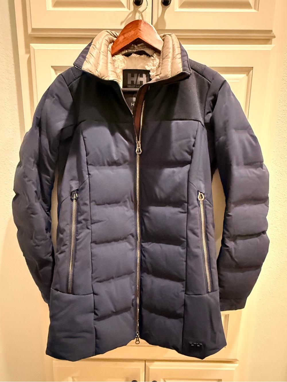 Helly Hansen Navy Puffer Coat with Cream Sherpa Collar